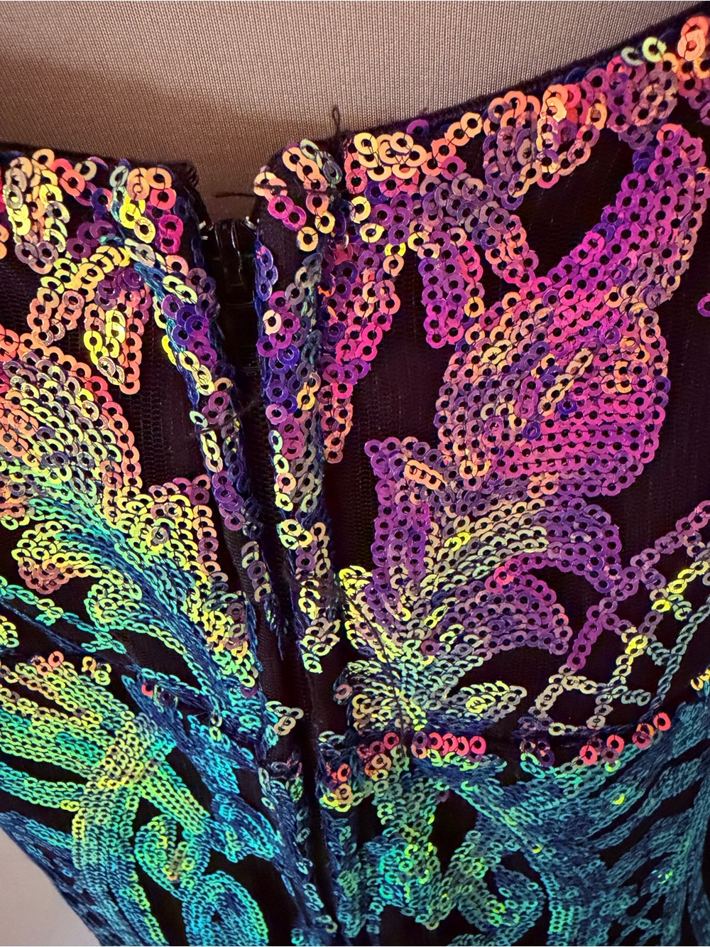 Hoco City Vibe Iridescent Rainbow Sequin Bodycon Dress Sz 17 Homecoming EUC - Picture 13 of 16